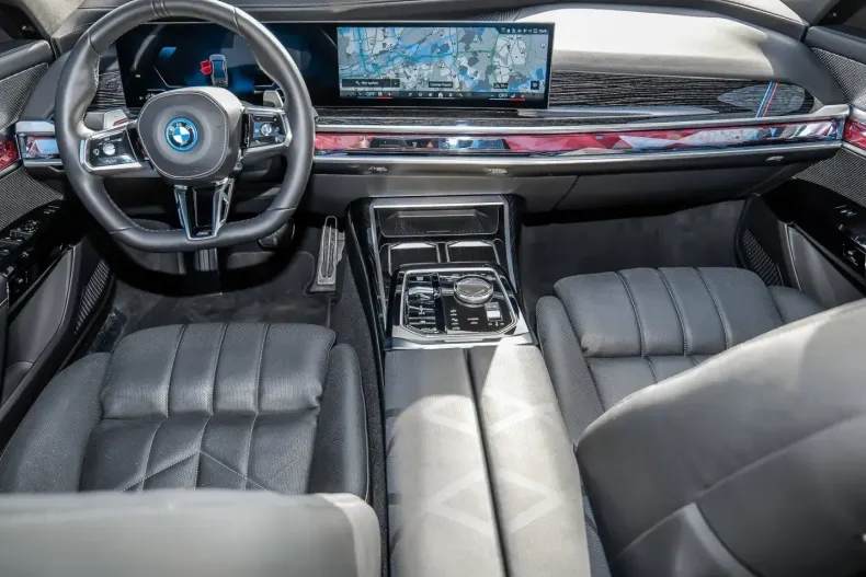 BMW 750 (Seria 7) din 2024 cu 55.782 km - oferta BMW216470 - foto 4