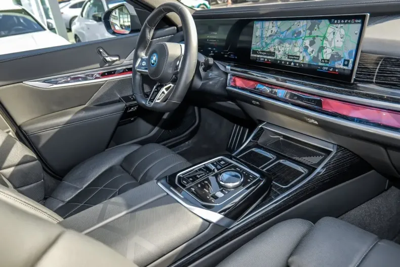 BMW 750 (Seria 7) din 2024 cu 55.782 km - oferta BMW216470 - foto 17