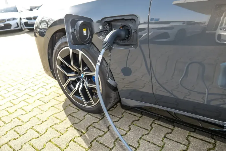 BMW 750 (Seria 7) din 2024 cu 55.782 km - oferta BMW216470 - foto 23