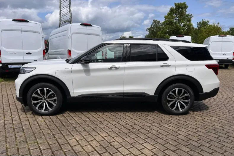 Ford Explorer din 2024 cu 33.284 km - oferta FOR216497 - foto 3