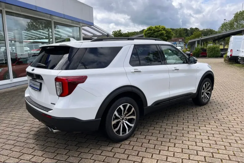 Ford Explorer din 2024 cu 33.284 km - oferta FOR216497 - foto 7