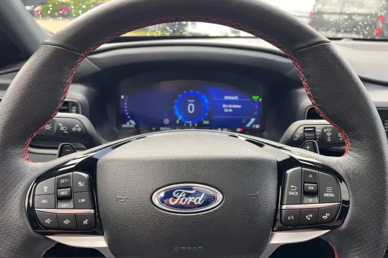 Ford Explorer din 2024 cu 33.284 km - oferta FOR216497 - foto 11