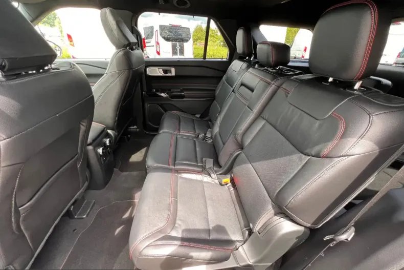 Ford Explorer din 2024 cu 33.284 km - oferta FOR216497 - foto 15