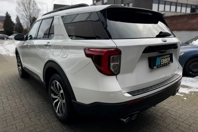 Ford Explorer din 2024 cu 44.038 km - oferta FOR216499 - foto 4