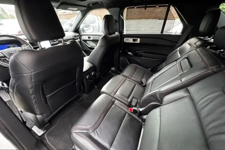 Ford Explorer din 2024 cu 44.038 km - oferta FOR216499 - foto 12