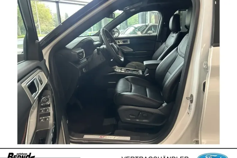 Ford Explorer din 2025 cu 9.875 km - oferta FOR216505 - foto 7