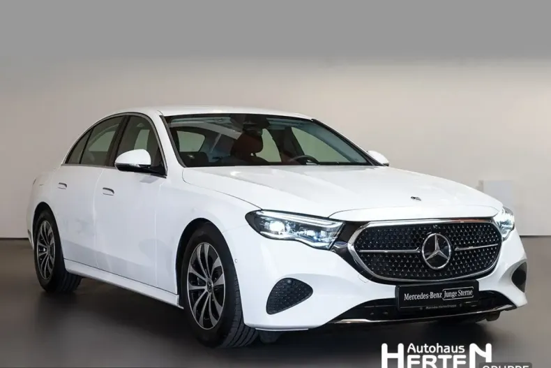 Mercedes-Benz E 220 (Clasa E) din 2025 cu 19.980 km - oferta MER216507 - foto 1