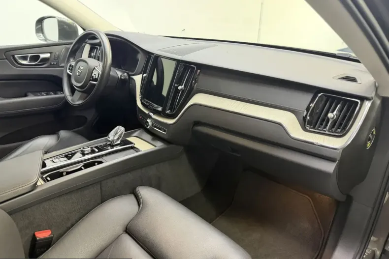 Volvo XC60 din 2022 cu 95.681 km - oferta VOL216508 - foto 15