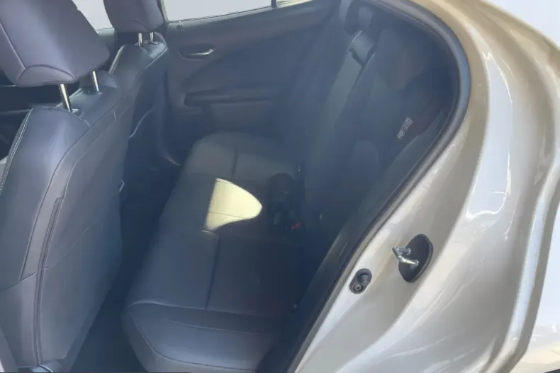 Lexus UX din 2024 cu 17.814 km - oferta LEX216528 - foto 17