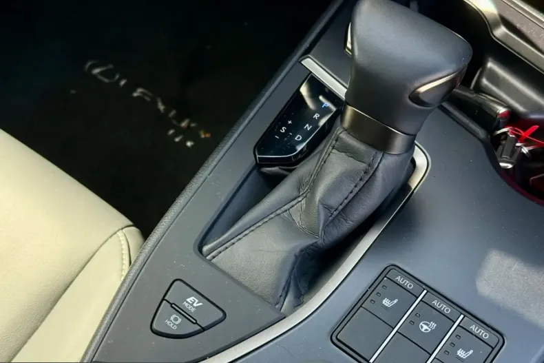 Lexus UX din 2024 cu 18.027 km - oferta LEX216530 - foto 22