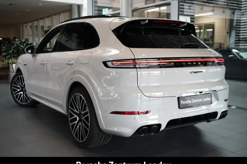 Porsche Cayenne din 2025 cu 27.490 km - oferta POR216535 - foto 7