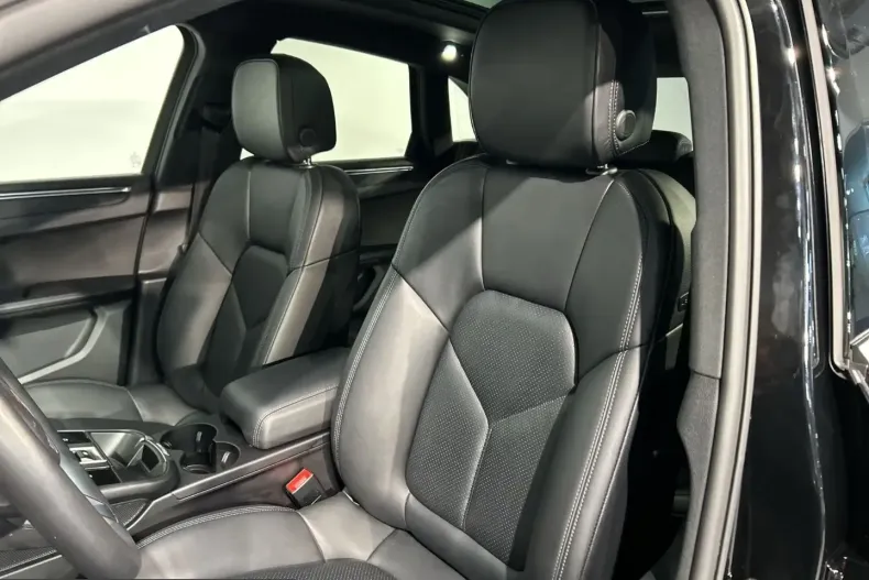 Porsche Macan din 2024 cu 13.950 km - oferta POR216545 - foto 8