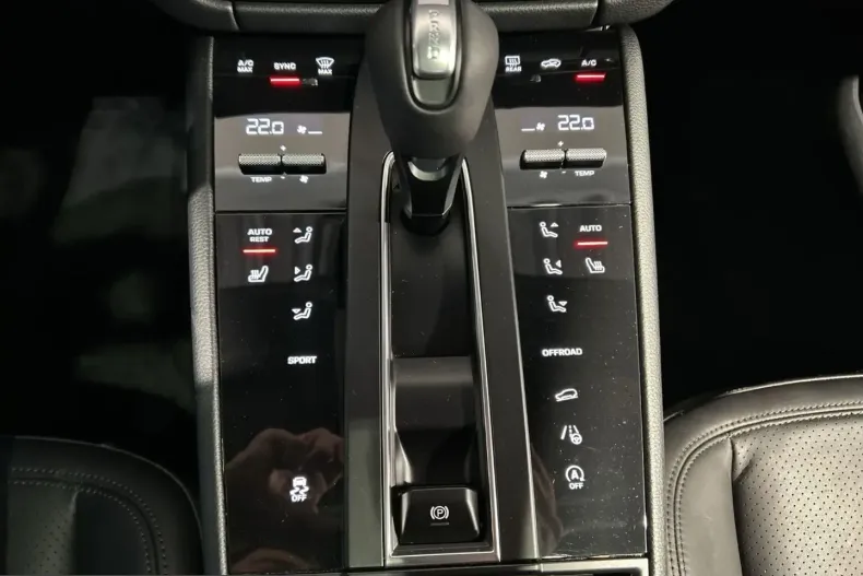 Porsche Macan din 2024 cu 13.950 km - oferta POR216545 - foto 18