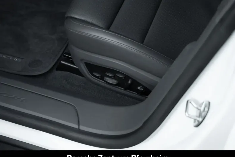 Porsche Taycan din 2024 cu 26.250 km - oferta POR216549 - foto 19