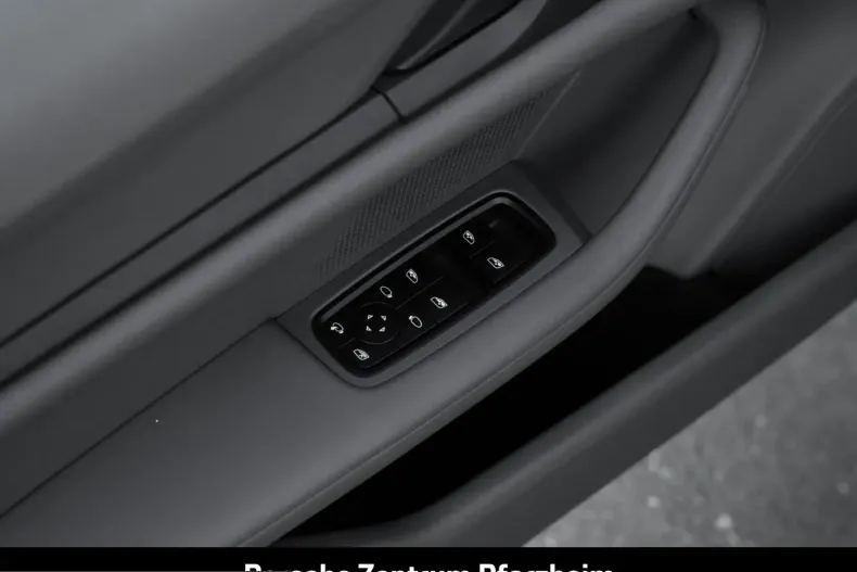 Porsche Taycan din 2024 cu 26.250 km - oferta POR216549 - foto 20