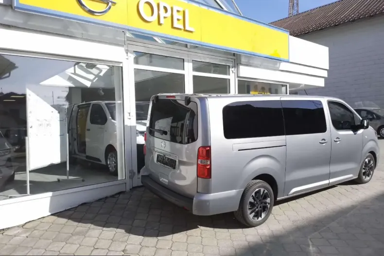 Opel Zafira Life din 2024 cu 11.200 km - oferta OPE216569 - foto 4