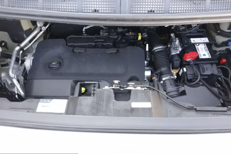 Opel Zafira Life din 2024 cu 11.200 km - oferta OPE216569 - foto 9