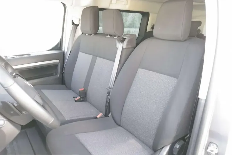 Opel Zafira Life din 2024 cu 11.200 km - oferta OPE216569 - foto 10