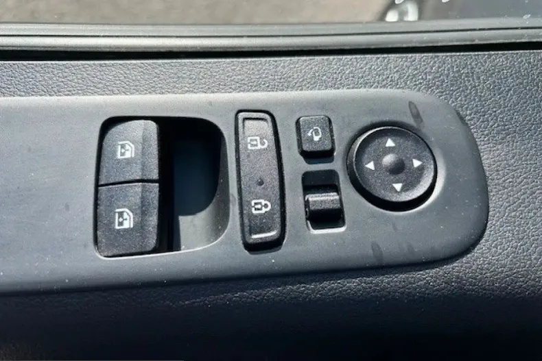 Hyundai Staria din 2024 cu 38.500 km - oferta HYU216570 - foto 21
