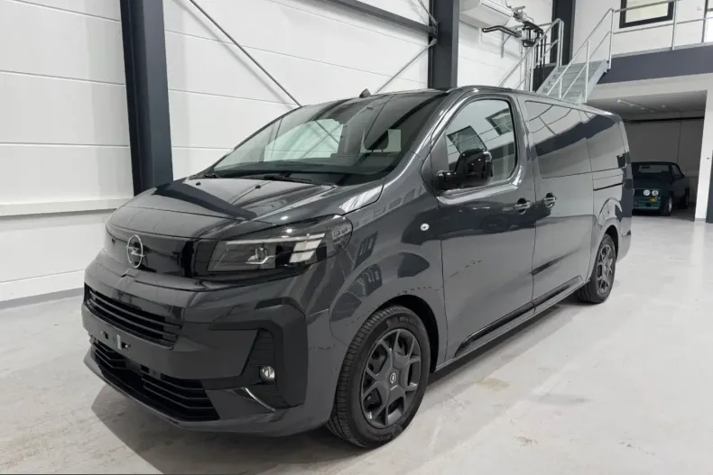 Opel Zafira din 2025 cu 16.243 km - oferta OPE216571 - foto 1