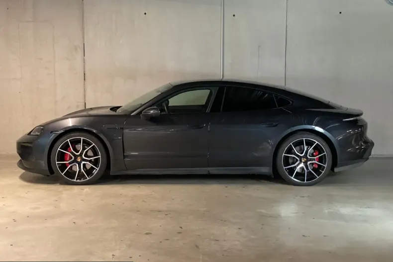 Porsche Taycan din 2024 cu 23.600 km - oferta POR216577 - foto 2