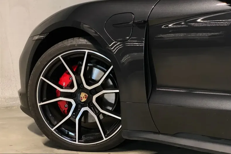 Porsche Taycan din 2024 cu 23.600 km - oferta POR216577 - foto 6