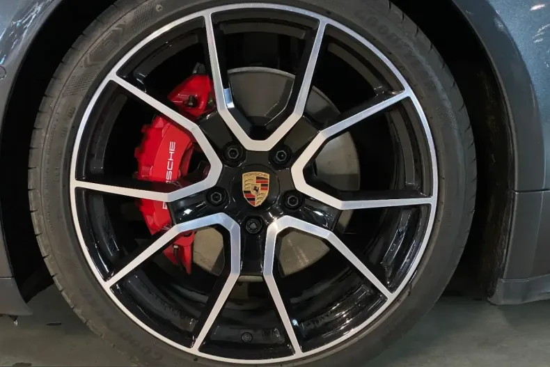 Porsche Taycan din 2024 cu 23.600 km - oferta POR216577 - foto 8