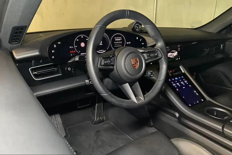 Porsche Taycan din 2024 cu 23.600 km - oferta POR216577 - foto 13