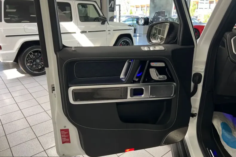 Mercedes-Benz G 63 AMG (Clasa G) din 2024 cu 2.880 km - oferta MER216579 - foto 10