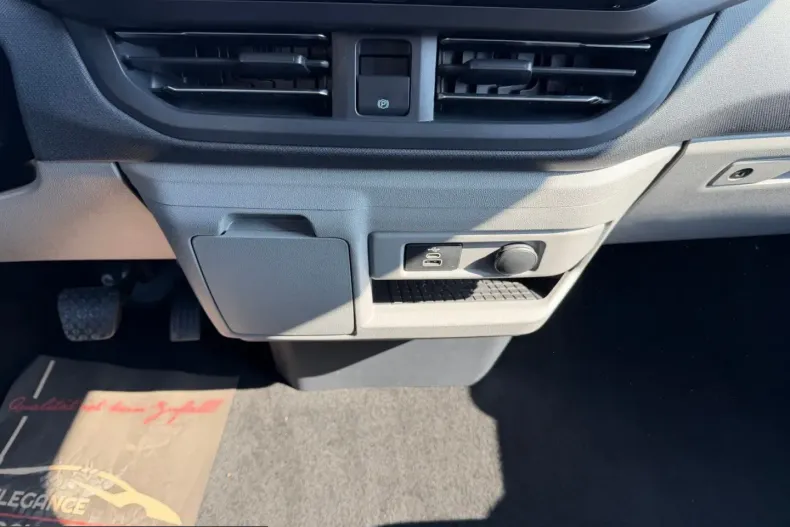 Ford Tourneo Custom din 2025 cu 11.037 km - oferta FOR216583 - foto 18