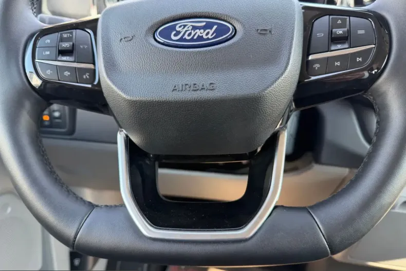 Ford Tourneo Custom din 2025 cu 11.037 km - oferta FOR216583 - foto 19