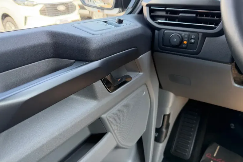 Ford Tourneo Custom din 2025 cu 11.037 km - oferta FOR216583 - foto 20
