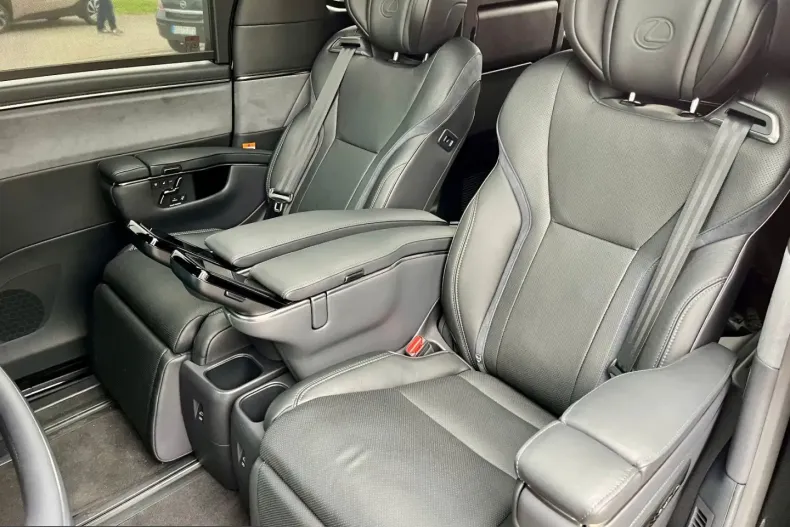 Lexus LM din 2024 cu 8.000 km - oferta LEX216588 - foto 11