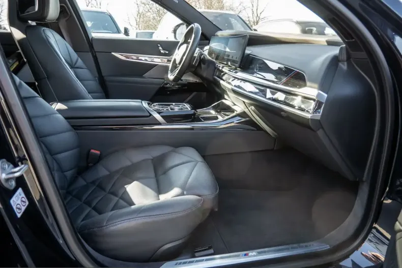 BMW 740 (Seria 7) din 2024 cu 67.900 km - oferta BMW216589 - foto 6