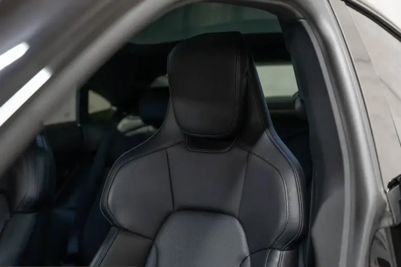 Porsche Taycan din 2022 cu 31.300 km - oferta POR216596 - foto 37