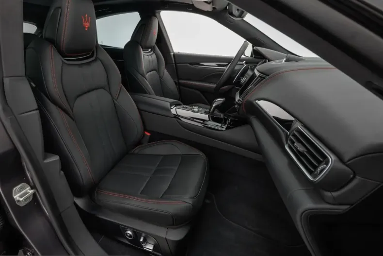 Maserati Levante din 2025 cu 10.900 km - oferta MAS216613 - foto 16