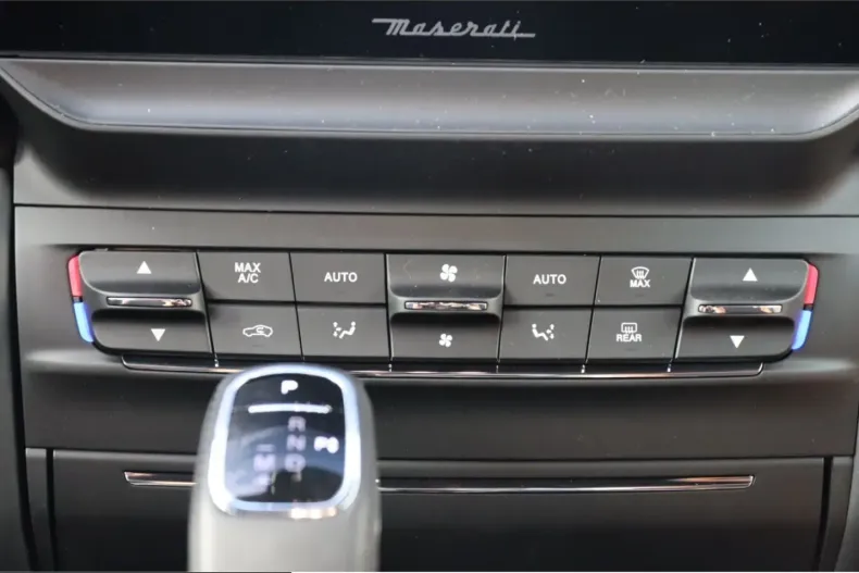 Maserati Ghibli din 2024 cu 8.449 km - oferta MAS216617 - foto 16