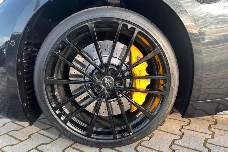 Maserati GranCabrio din 2025 cu 5.500 km - oferta MAS216619 - foto 2