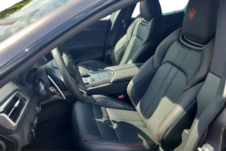 Maserati Ghibli din 2025 cu 22.500 km - oferta MAS216620 - foto 4
