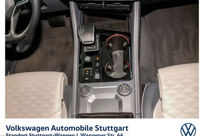 Volkswagen Touareg din 2024 cu 45.828 km - oferta VOL216635 - foto 8