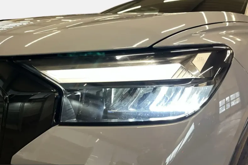 Audi Q4 e-tron din 2025 cu 16.900 km - oferta AUD216640 - foto 13