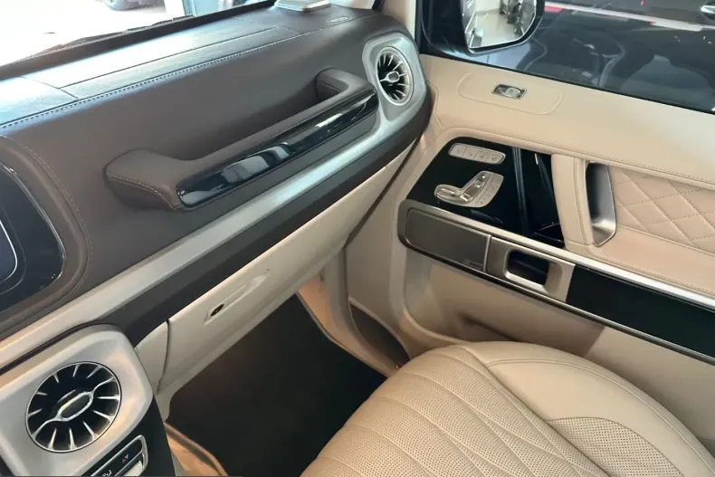 Mercedes-Benz G 63 AMG (Clasa G) din 2023 cu 51.500 km - oferta MER216648 - foto 22