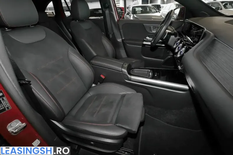 Mercedes-Benz GLA 220 (Clasa GLA) din 2024 cu 4.690 km - oferta MER216666 - foto 4