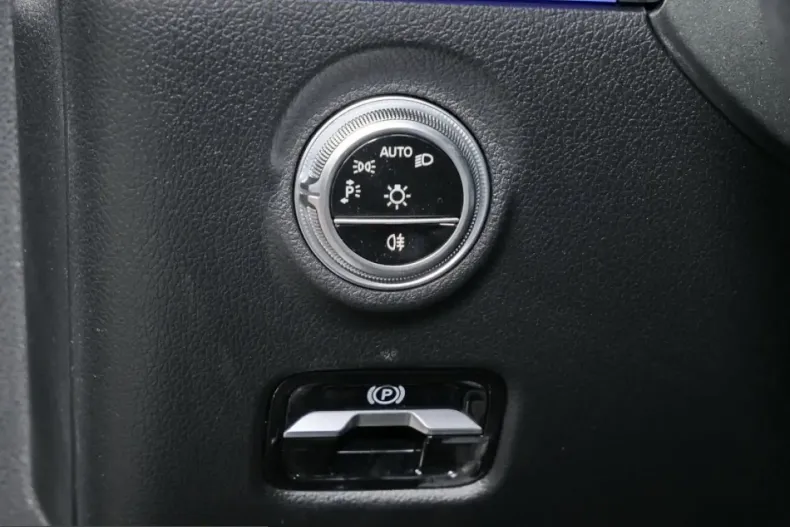 Mercedes-Benz CLE 300 (Clasa CLE) din 2025 cu 13.500 km - oferta MER216722 - foto 10