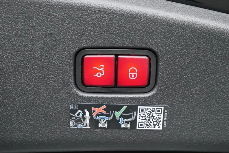 Mercedes-Benz CLE 300 (Clasa CLE) din 2025 cu 13.500 km - oferta MER216722 - foto 12
