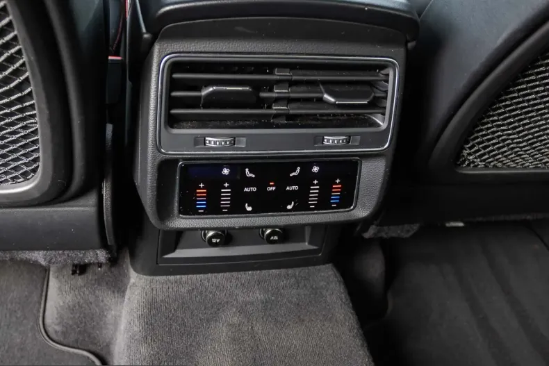 Audi SQ8 din 2022 cu 104.140 km - oferta AUD216735 - foto 15