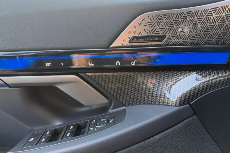 BMW M5 (Seria 5) din 2025 cu 19.900 km - oferta BMW216739 - foto 15