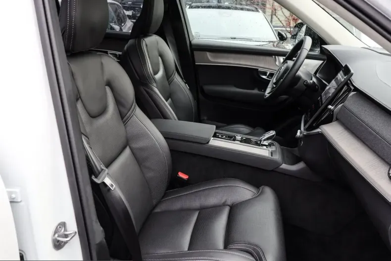 Volvo XC90 din 2025 cu 13.000 km - oferta VOL216742 - foto 6