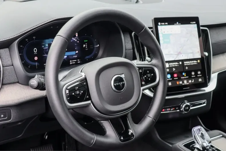 Volvo XC90 din 2025 cu 13.000 km - oferta VOL216742 - foto 8