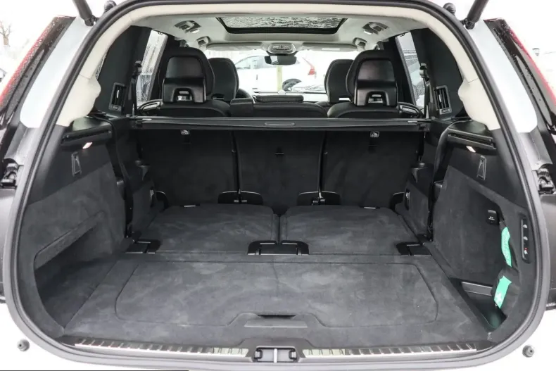 Volvo XC90 din 2025 cu 13.000 km - oferta VOL216742 - foto 9